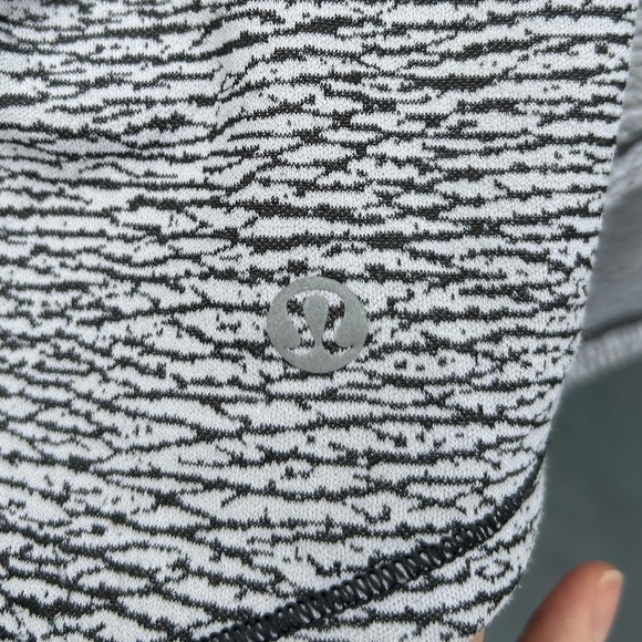 Lululemon Squad Goals Tank, size 8/10 - Picture 8 of 9